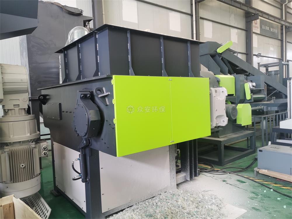 廢棄風(fēng)電葉片機(jī)械回收設(shè)備 提升回收利用率